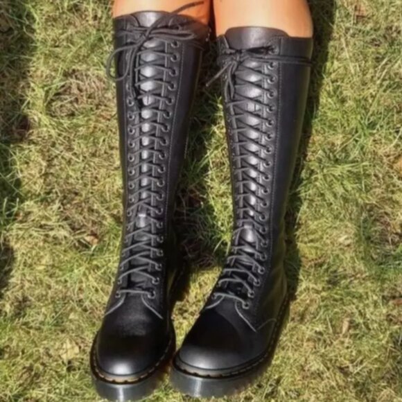 DR MARTENS 1B60 LEATHER VIRGINIA KNEE HIGH BOOTS MSRP$280 SOFT+SUPER COMFORTABLE - Picture 11 of 16